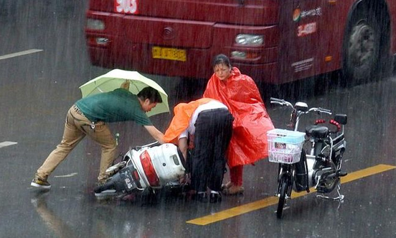 電動車騎行不開燈易釀事故：法律無規(guī)定，交警定責時考慮“黑燈”因素合理嗎？